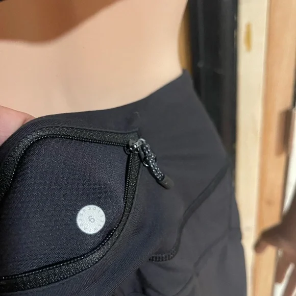 Lululemon" Run Times Short Black-Size (6) - Picture 13 of 16